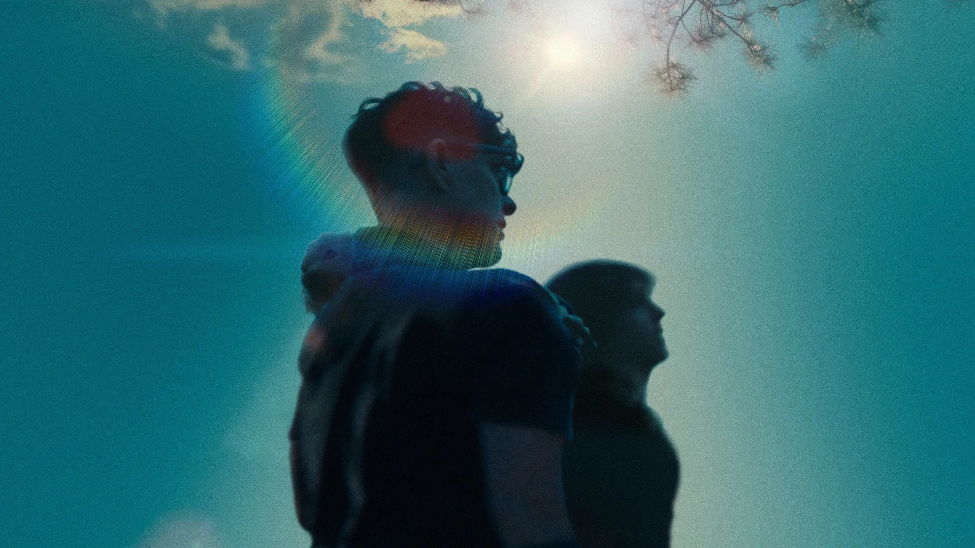 Hãy Nhìn Tôi Dưới Ánh Sáng Đẹp Nhất